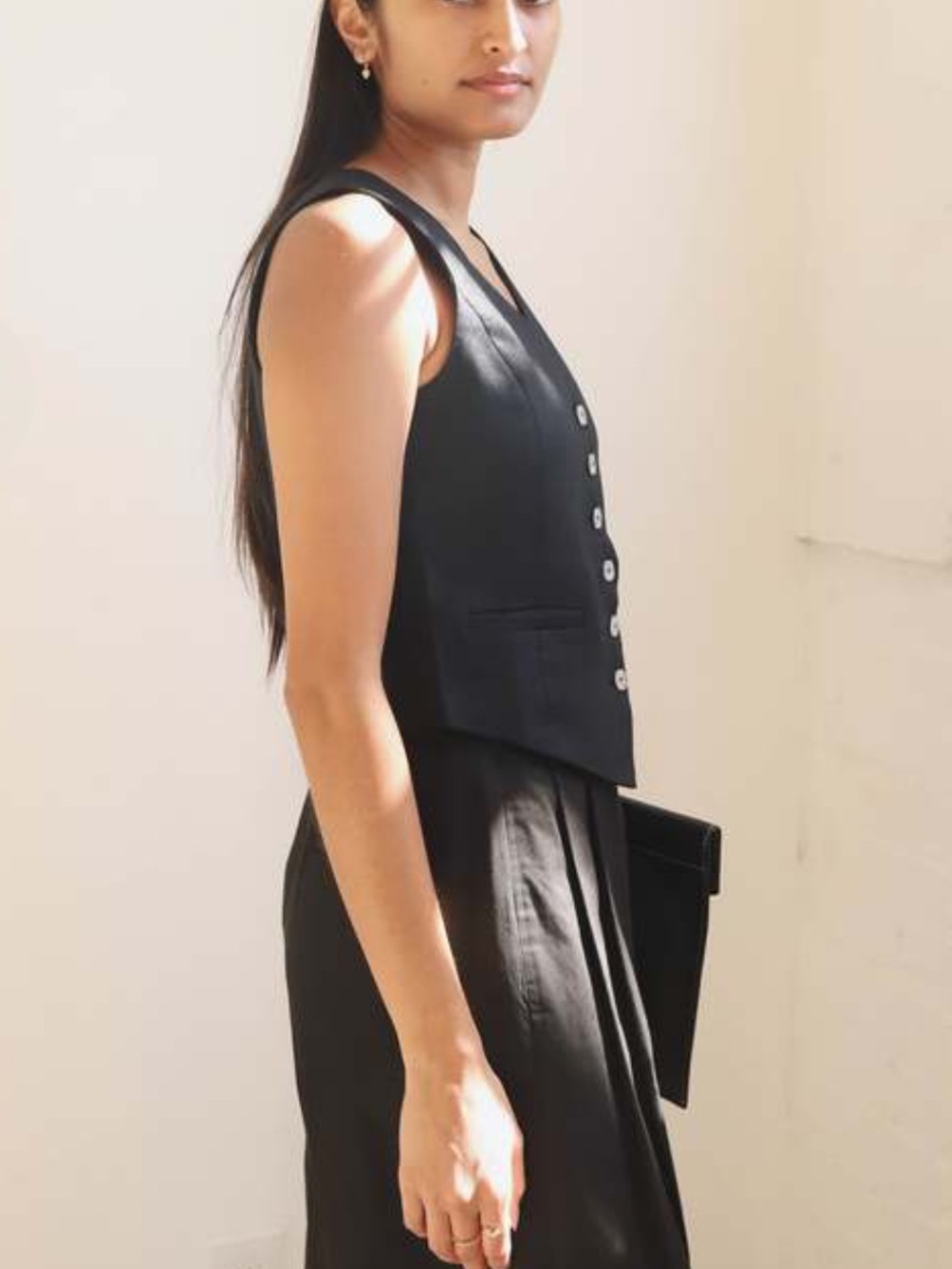Mod Ref Linen Vest - Picture 2 of 15